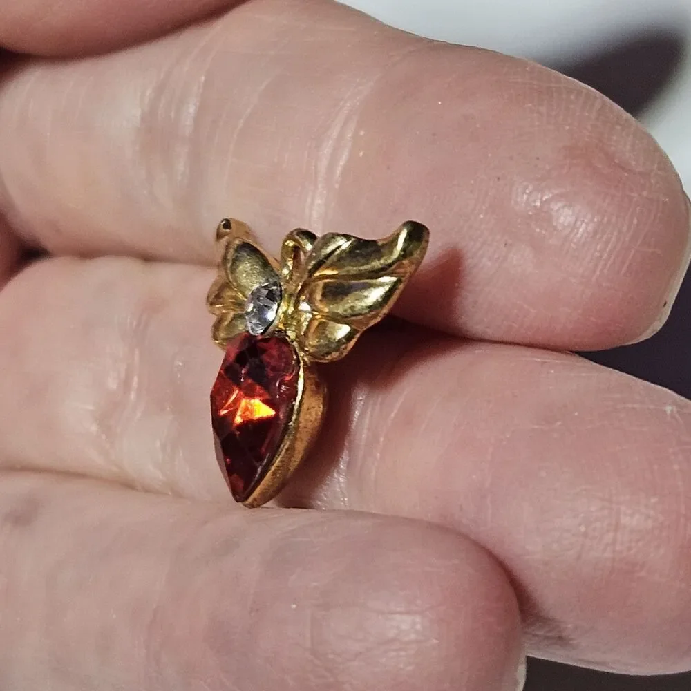 Avon Vintage Gold Tone Wings Halo And Red Rhinestone Heart Lapel Pin